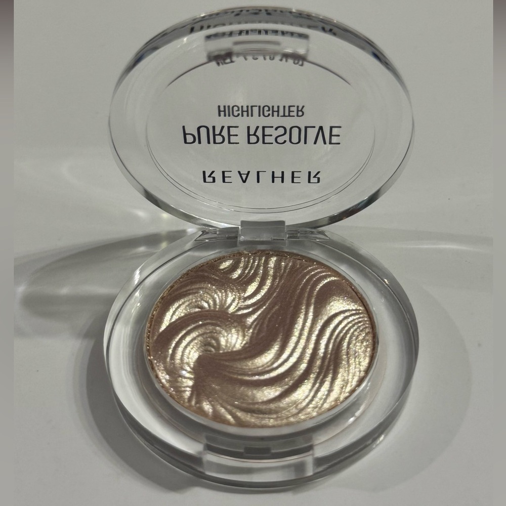 RealHer Pure Resolve Highlighter - Shimmering Gold